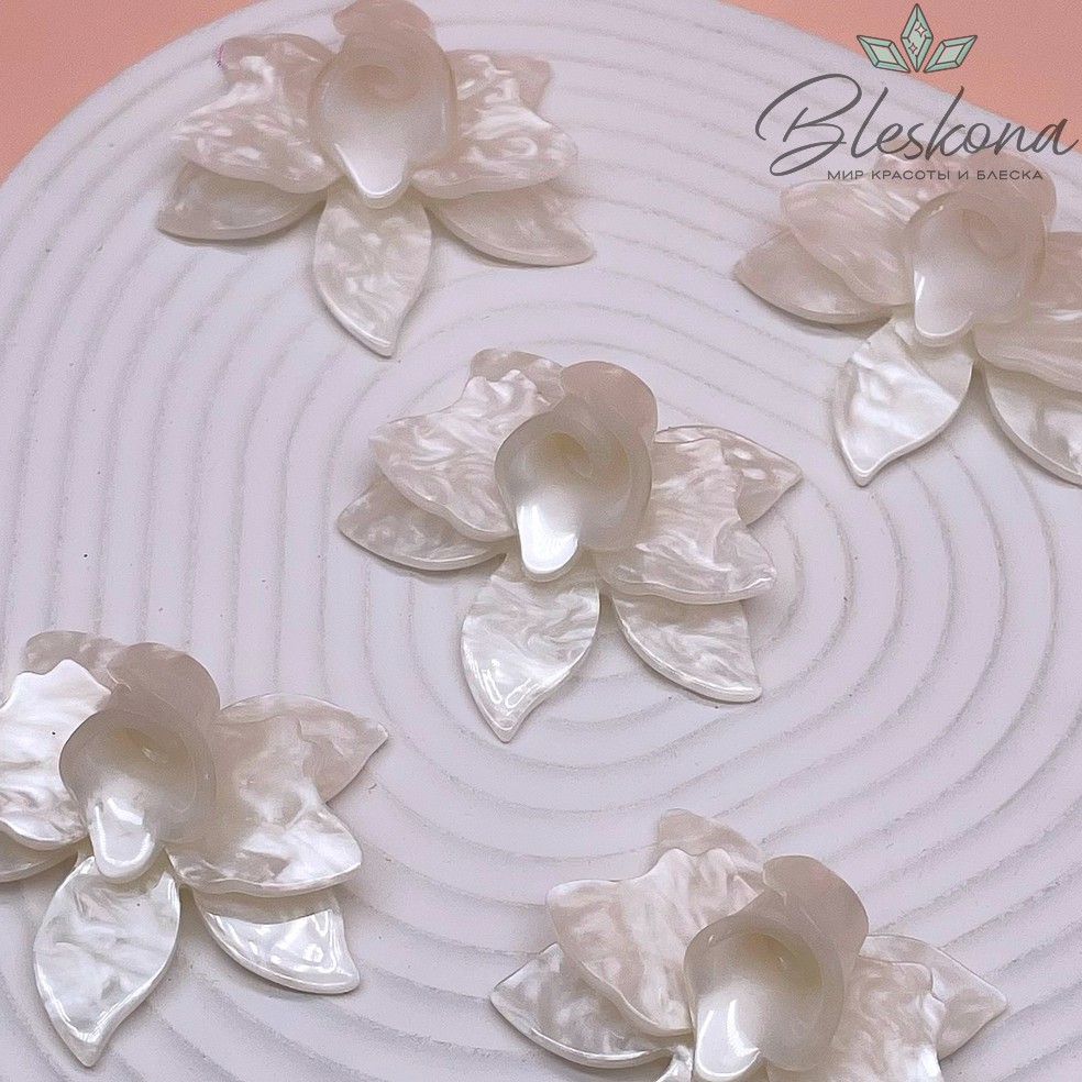 45*50 мм Подвеска цветок цвет белый перламутр