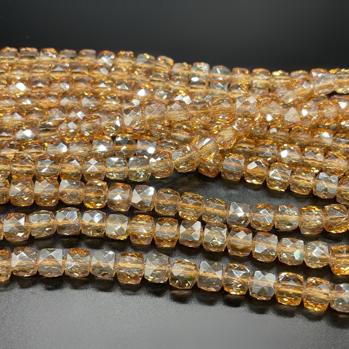 6.5 мм Стекло Lux, куб огранка, цвет персиковый