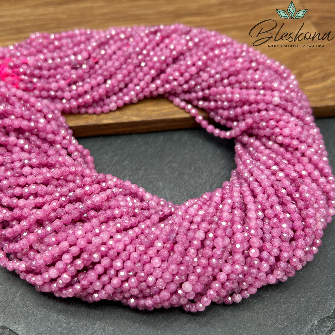 Циркон Glow рубиновый огранка №1 3 мм (кубический цирконий, фианит) 