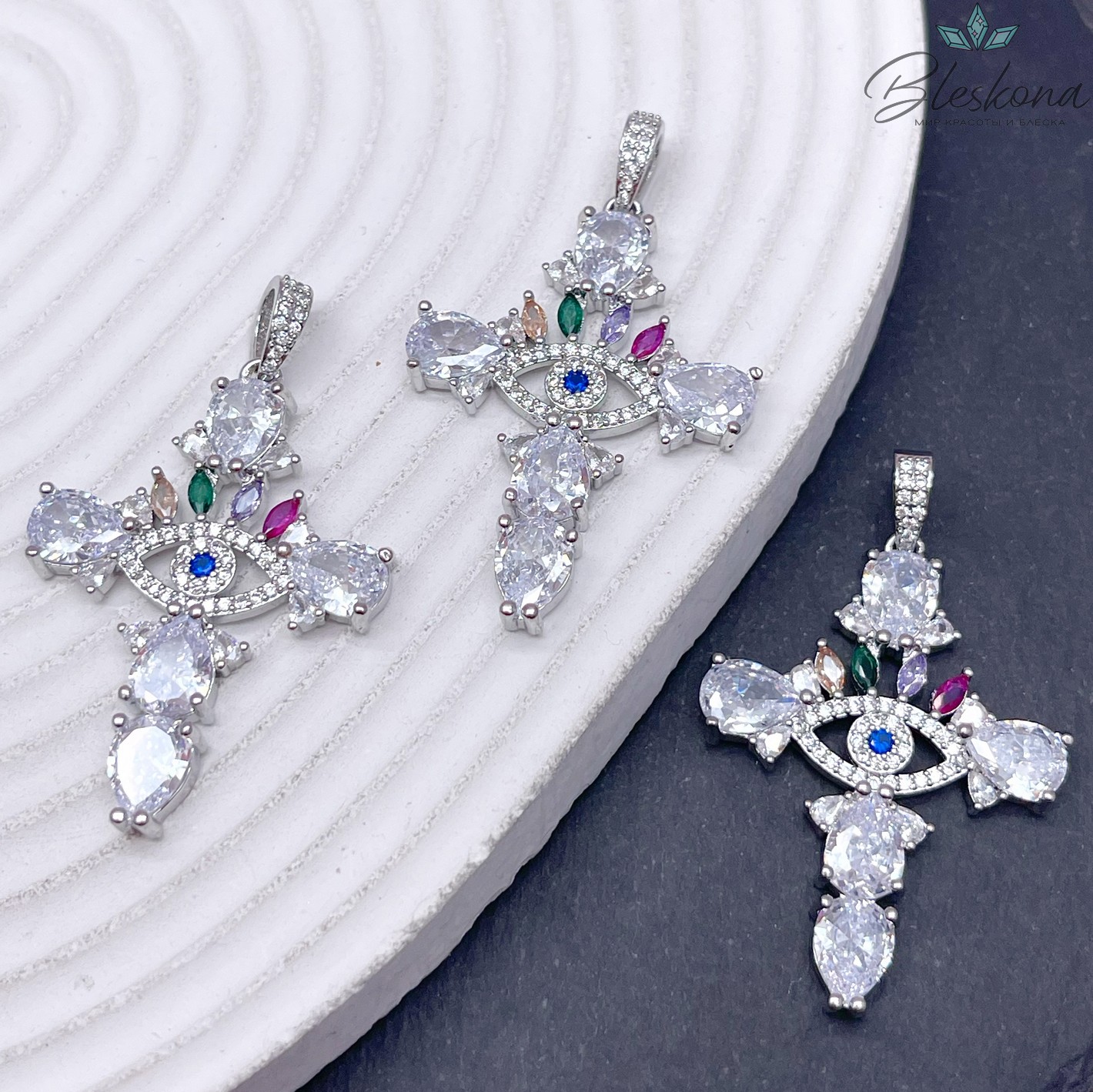 39,5*28,5 мм Цвет серебро, Крест глаз цирконы 