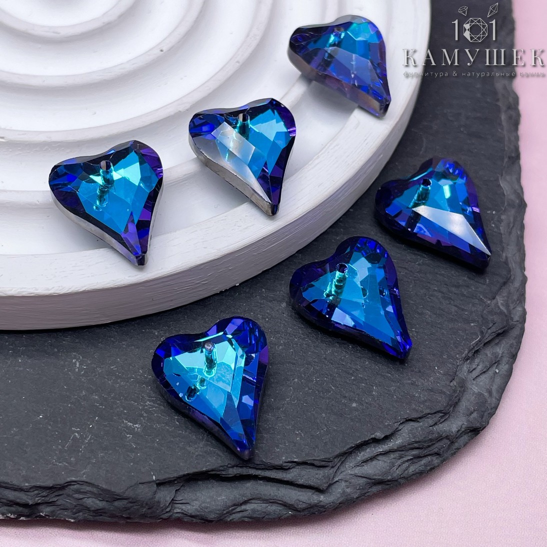 17,5*14,5 мм, Подвеска сердце стекло белое с переливом (Heliotrope) уп. 2 шт