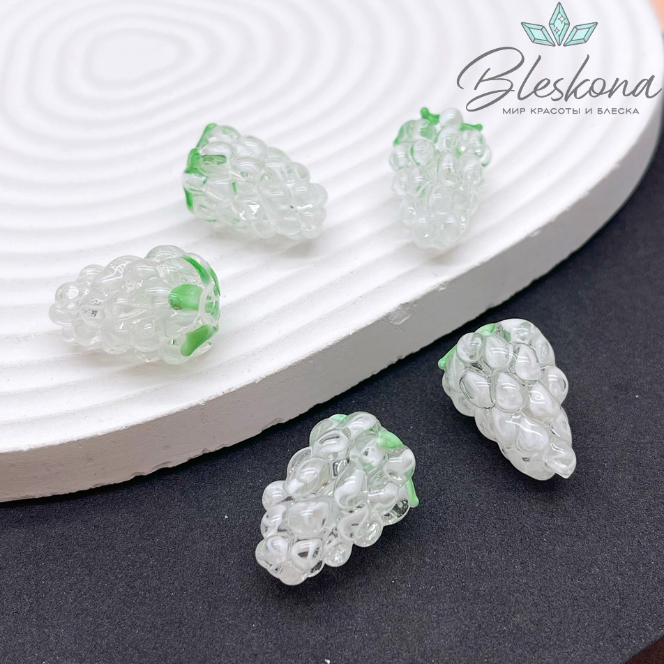 22*15 мм Бусина малина прозрачно- белая