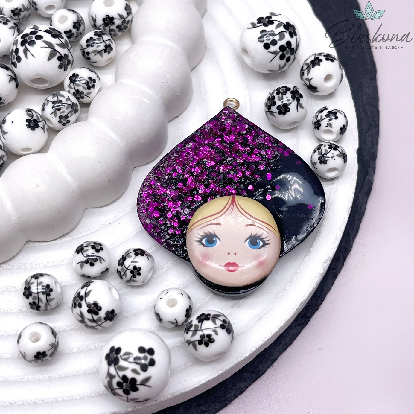 50*42 мм, Цвет золото, Подвеска Личико с кокошником темно-фиолетовый