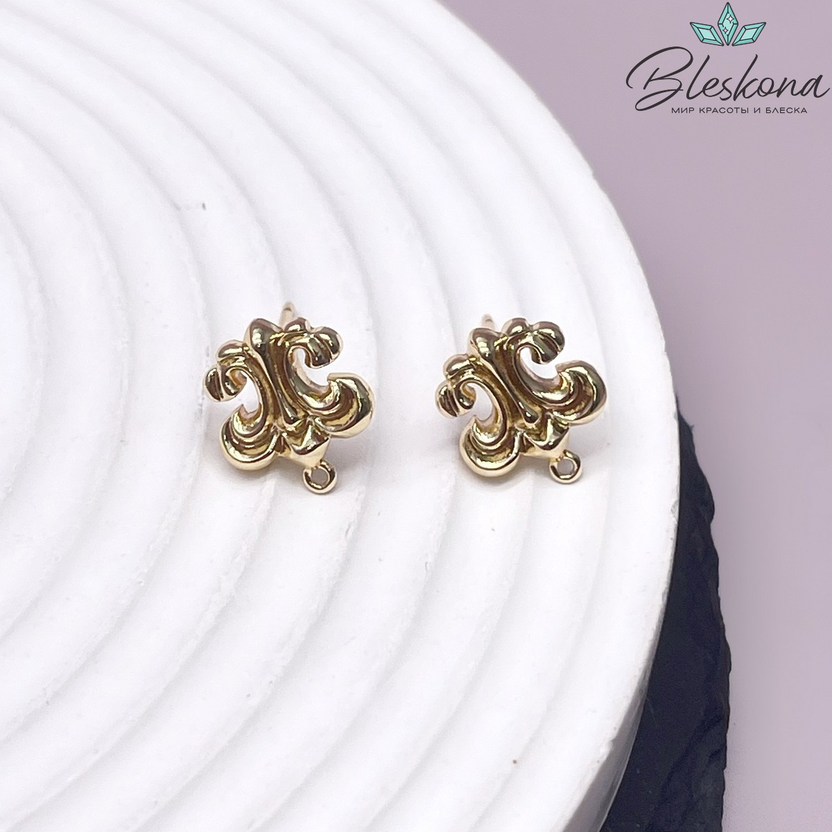 13*11 мм Цвет золото, Пусеты Королевская лилия 