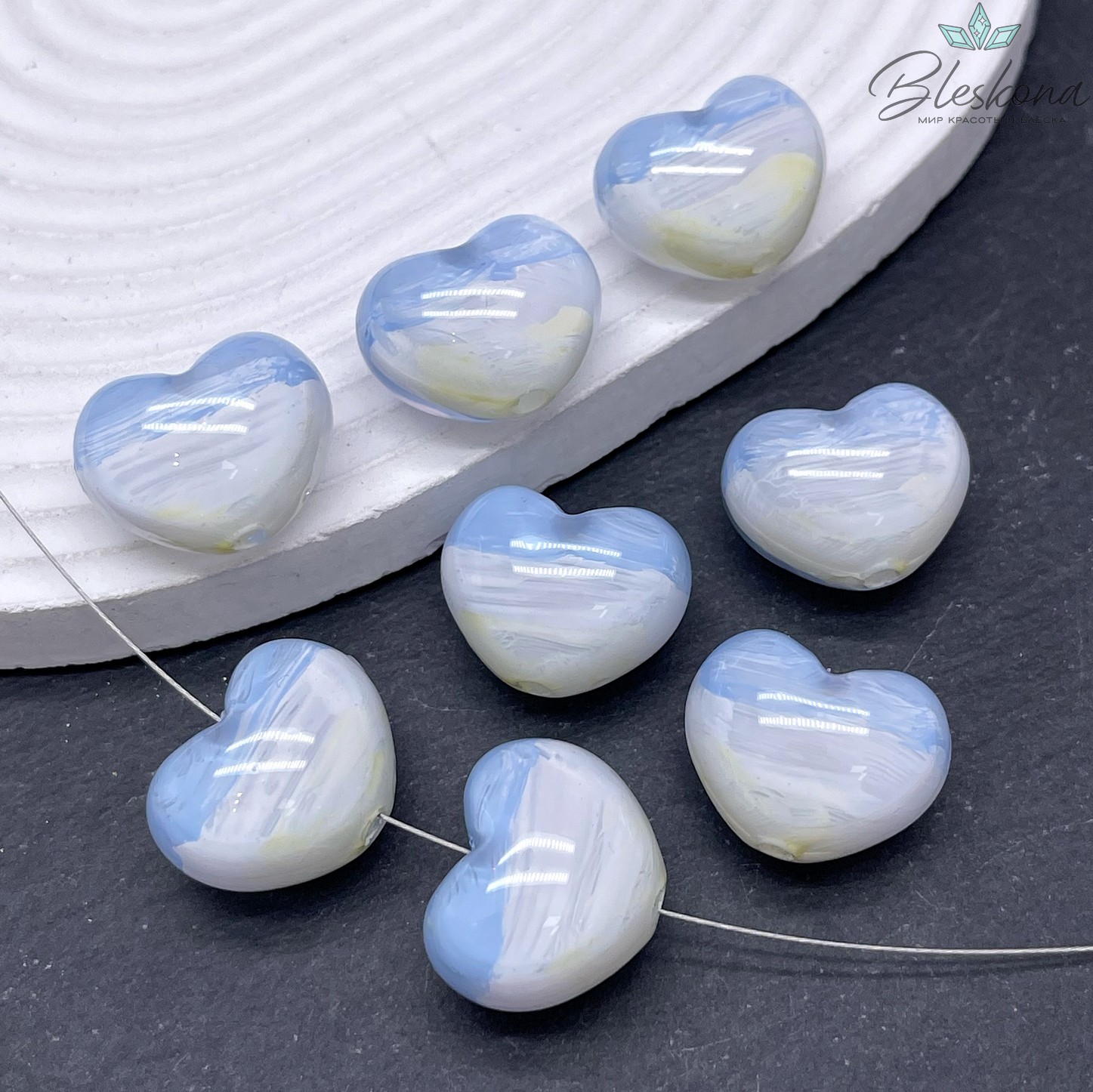 18*22 мм Бусина зефирное сердце  бело- голубое