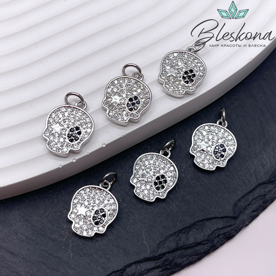 15*11,7 мм Цвет серебро, Подвеска Череп цирконы