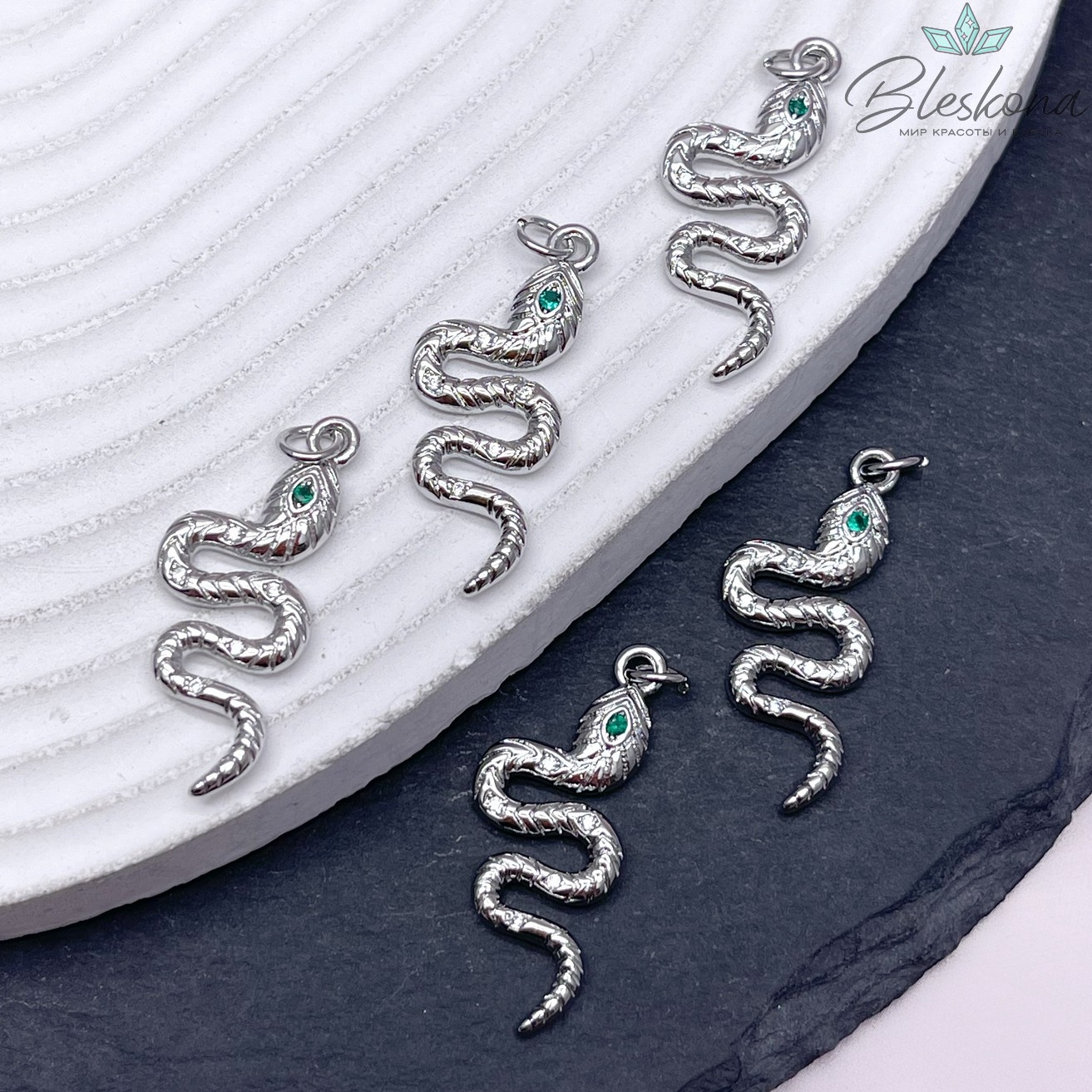 30*12мм Цвет серебро, Подвеска змея зеленый циркон