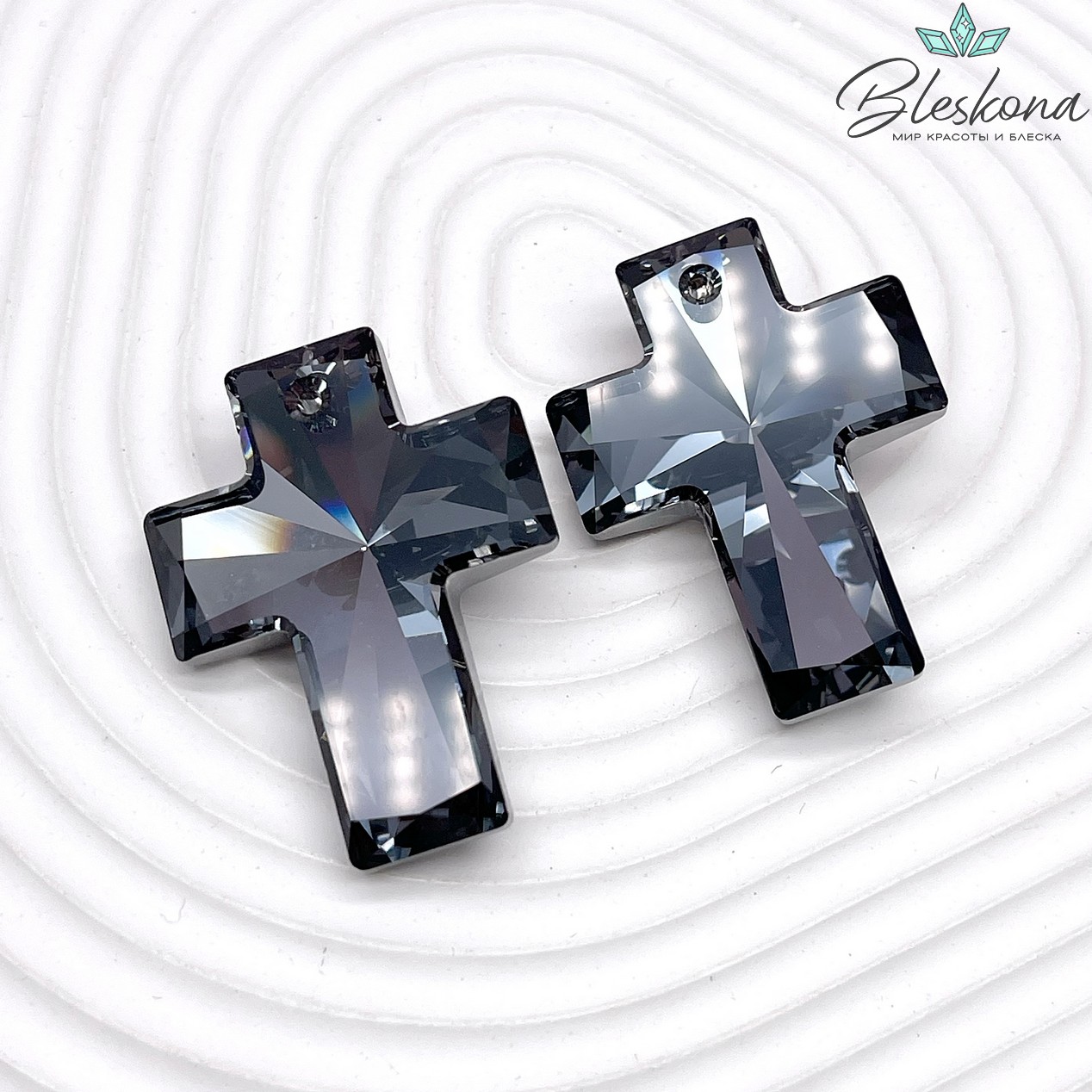 6864 Cross Pendant 40x30 mm Crystal Silver Night (SINI)