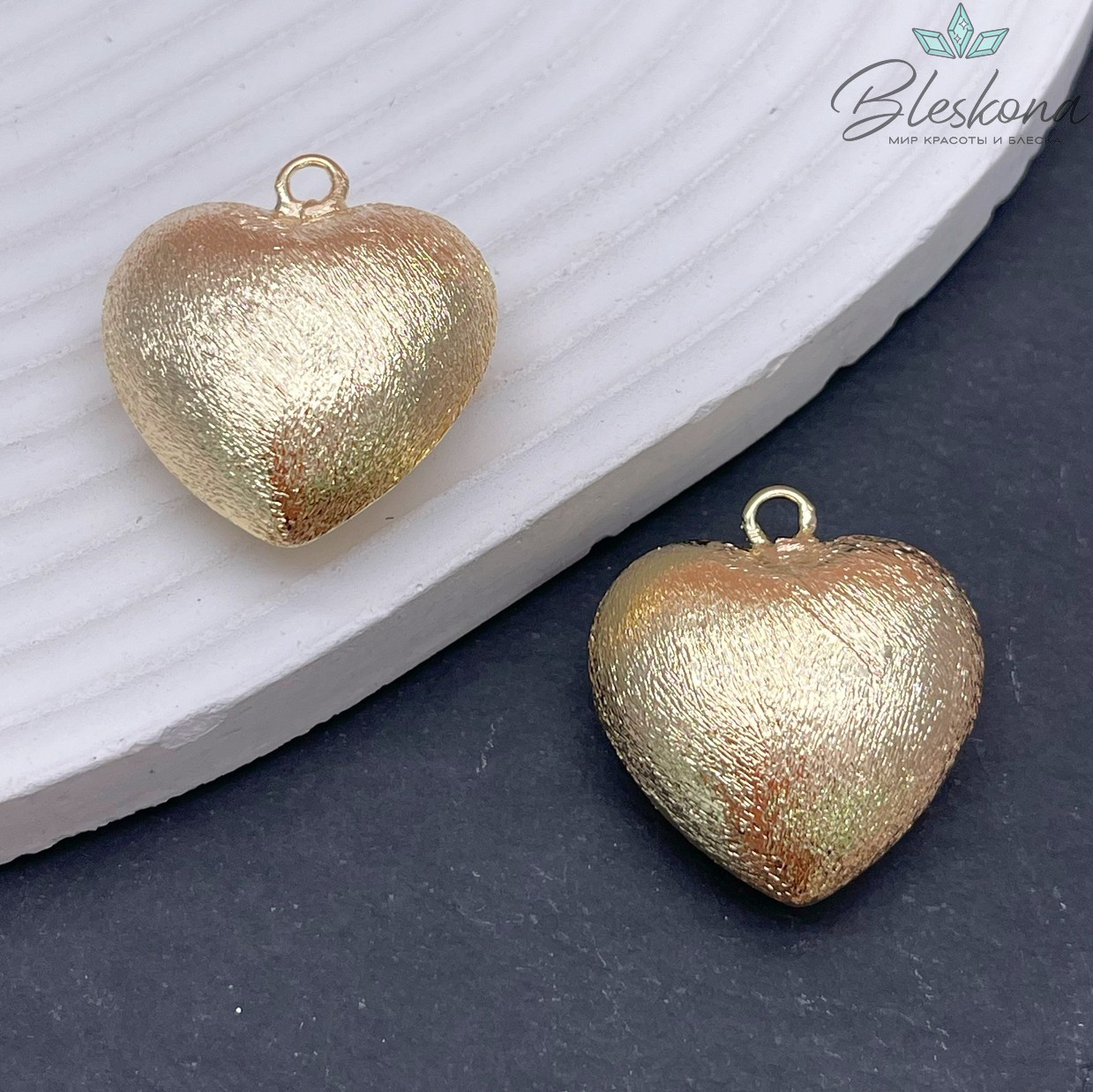 26мм, цвет золото, Подвеска сердце фактурное 