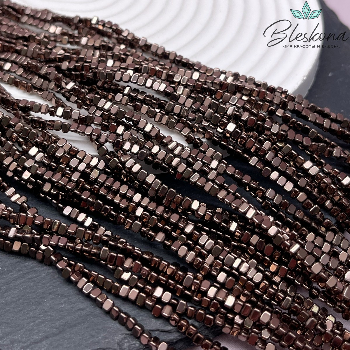 3*2 мм Гематин имитация, цвет коричневый (шоколадный), треугольник объемный