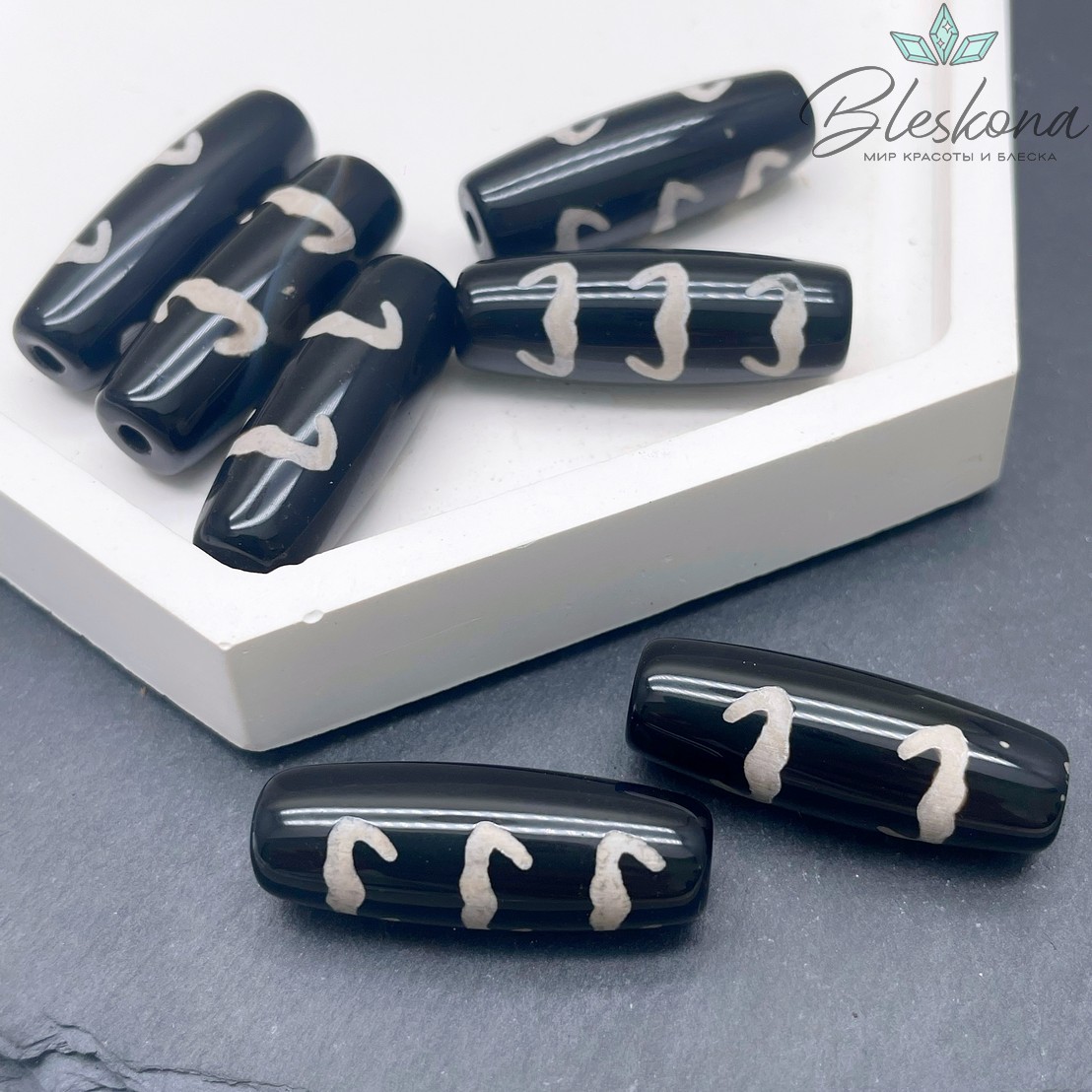 Бусина Дзи 5 летучих мышей черно-белый бочонок 30*11 мм