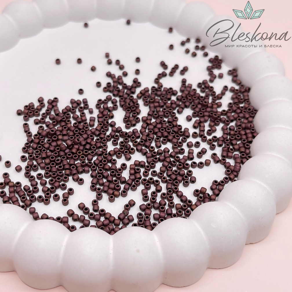 Бисер TOHO round 11/0 цвет №222F (оттенок коричневого)