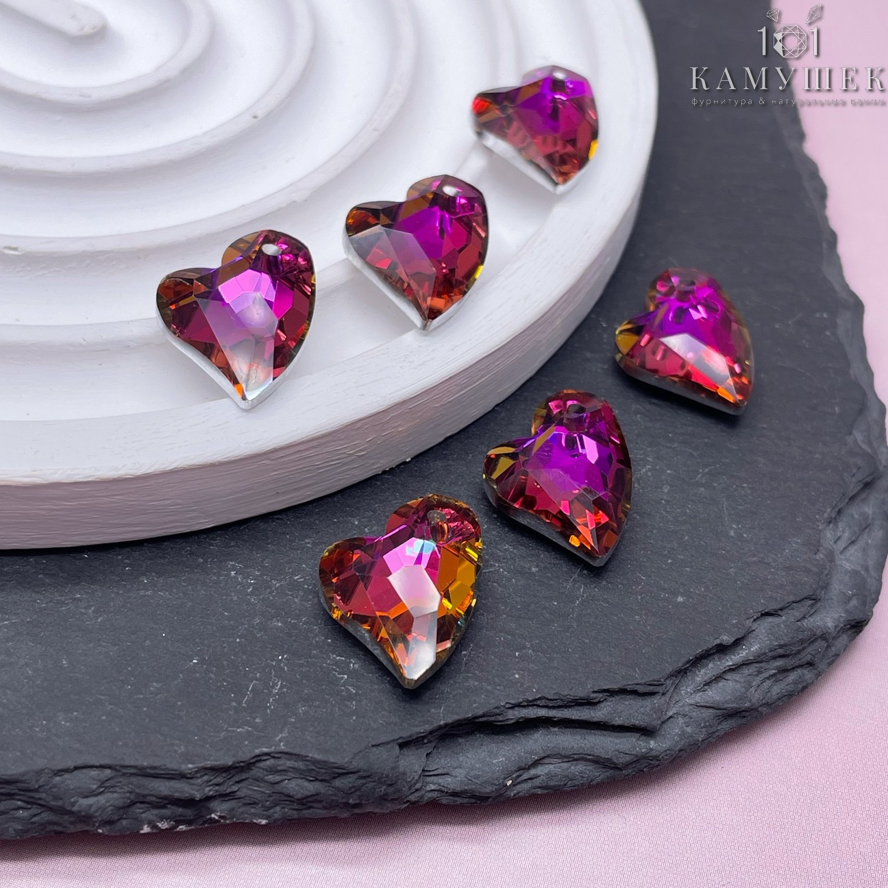 16,5*14 мм, Подвеска сердце стекло белое с переливом (Volkano F) уп. 2 шт