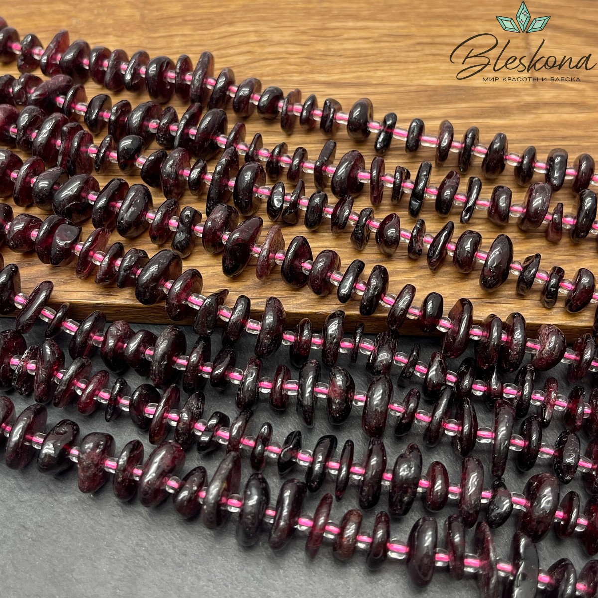 Гранат сколы шлифованные №2 (2-4)*(7-13) мм