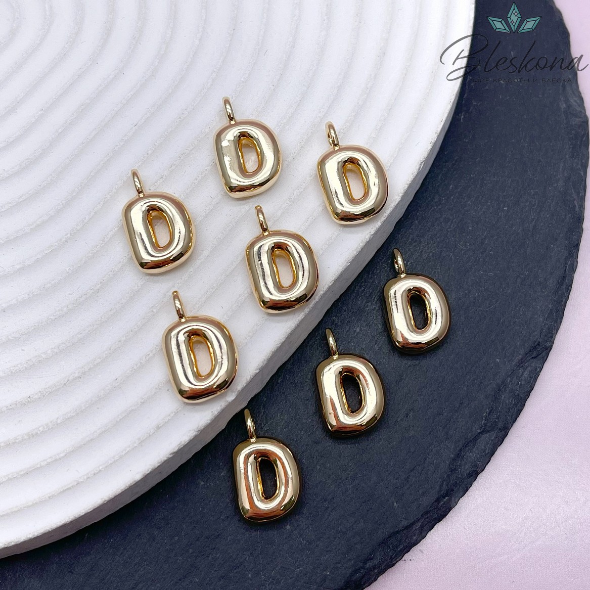 18 мм, Цвет золото, Буква объемная D