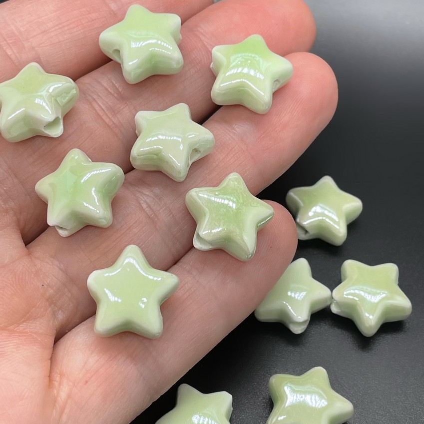 14 мм Бусина звезда, керамика цвет салатовый