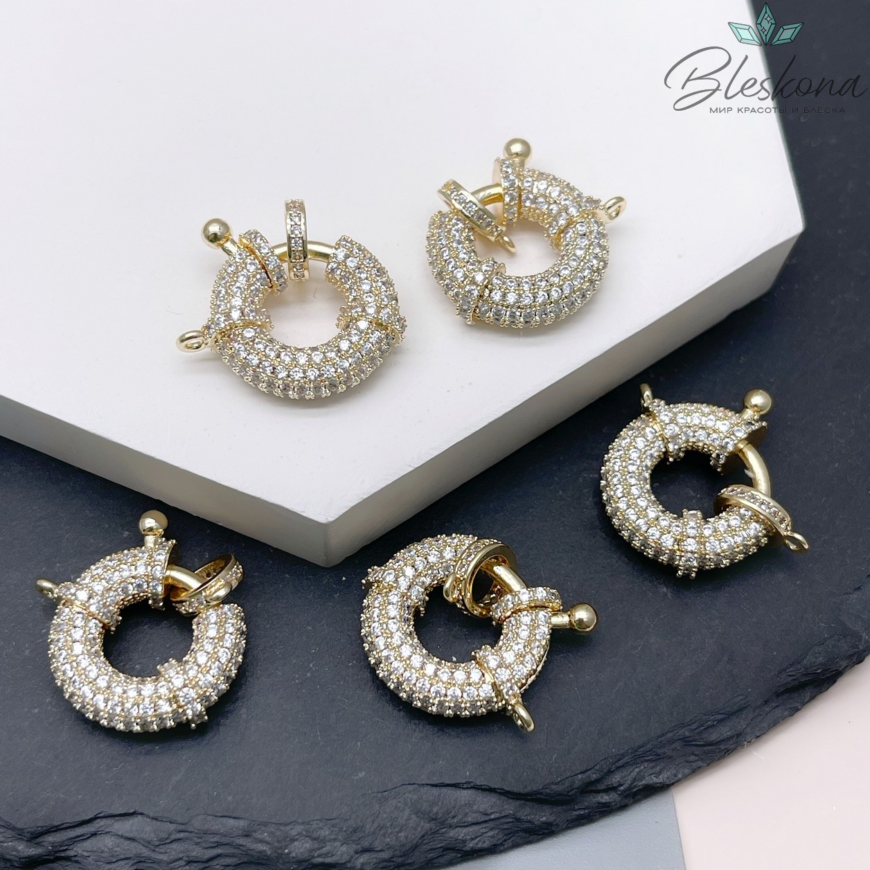 17*22,5 мм Цвет золото, Замок Штурвал цирконы