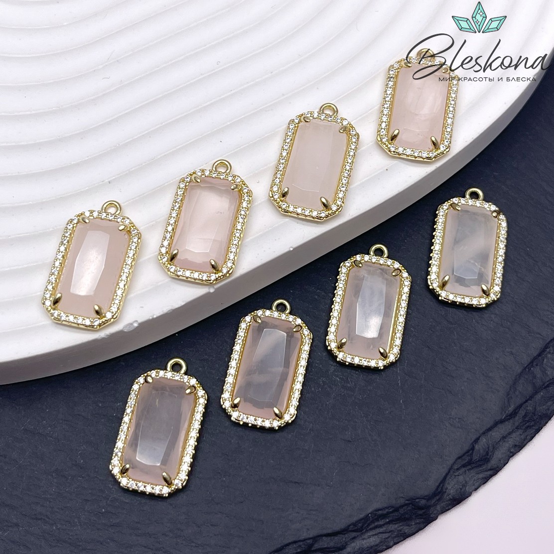 12*21мм, цвет золото ,Подвеска Прямоугольник Розовый кварц в обрамлении цирконы