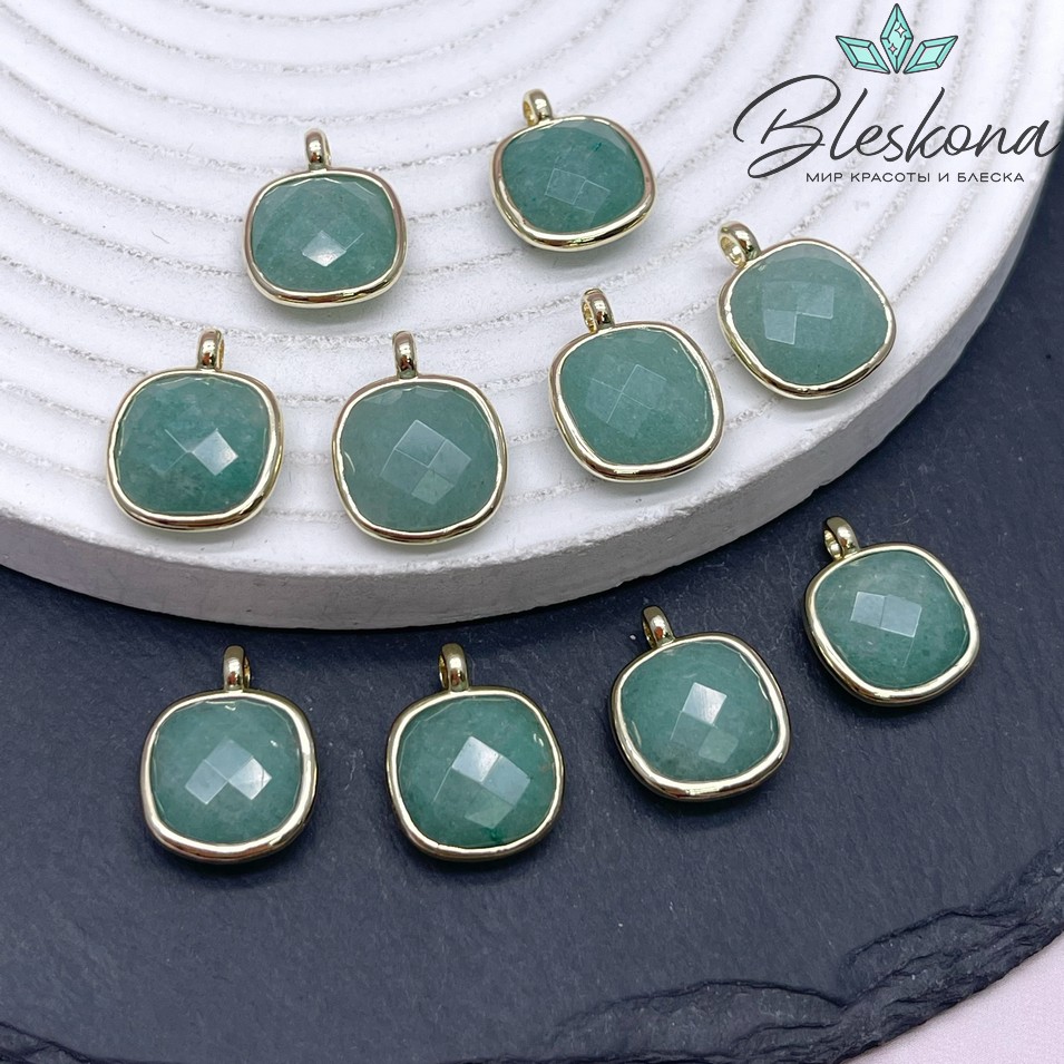 13мм, цвет золото ,Подвеска квадрат Авантюрин в обрамлении 