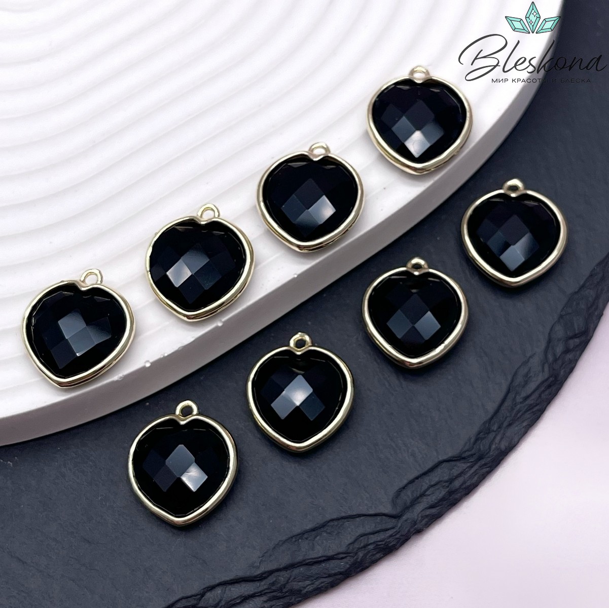 15 мм, Цвет золото, Подвеска сердце черное огранка