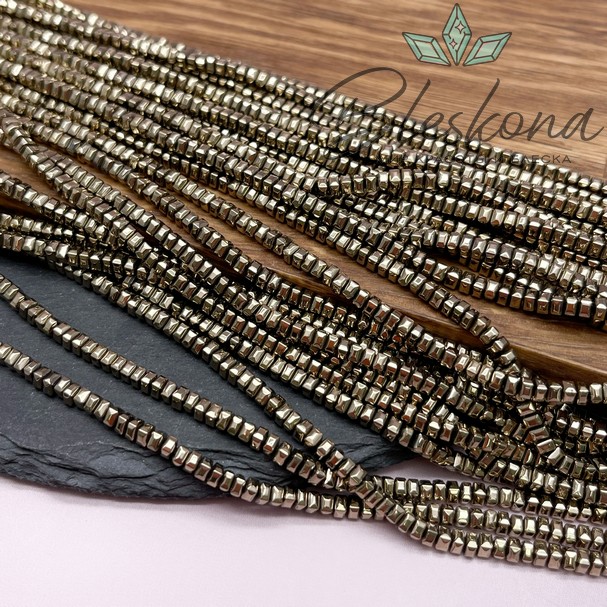 3*2 мм Гематин, цвет темное золото, квадрат огранка имитация