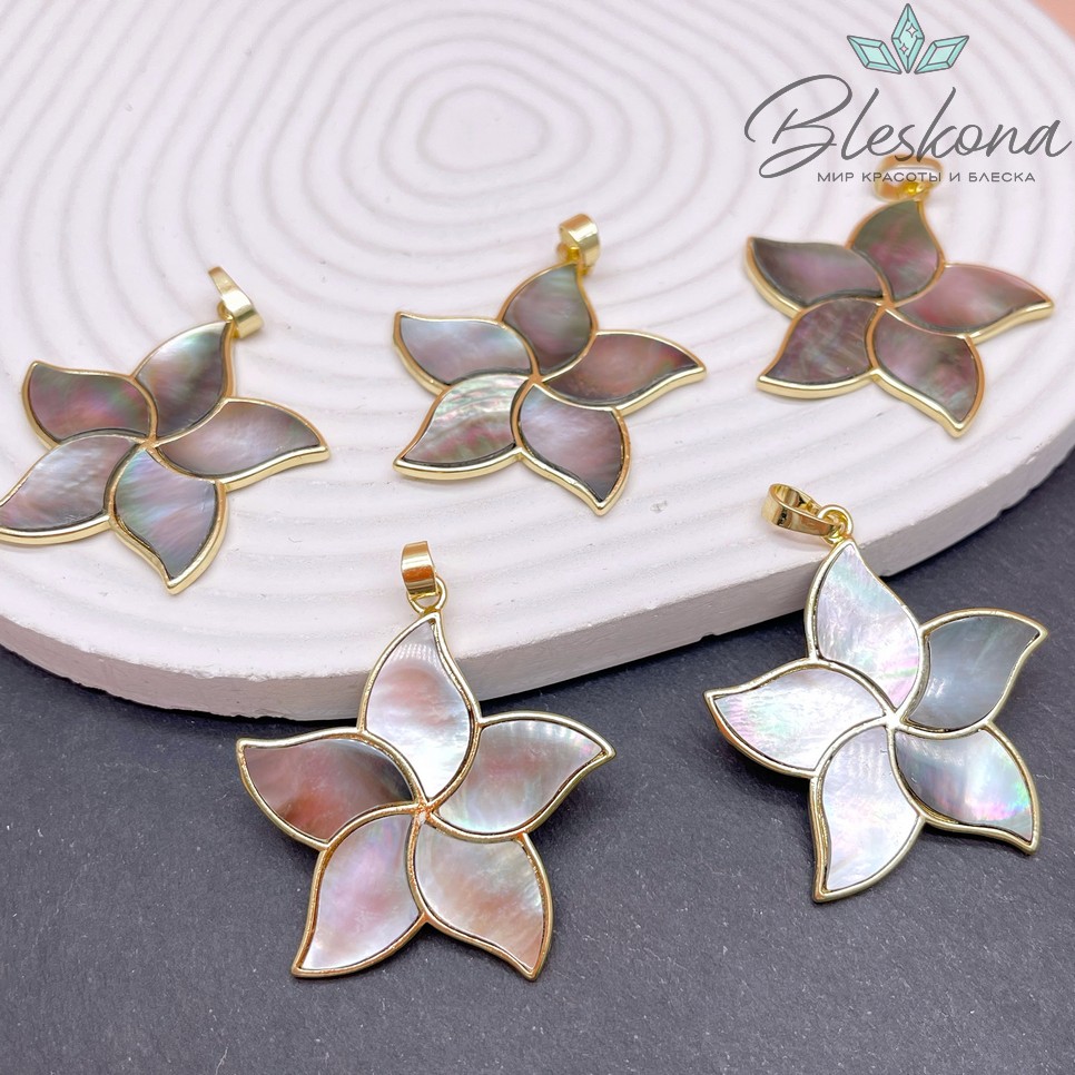 40,5*38,5 мм Цвет золото, Подвеска Цветок черный перламутр 