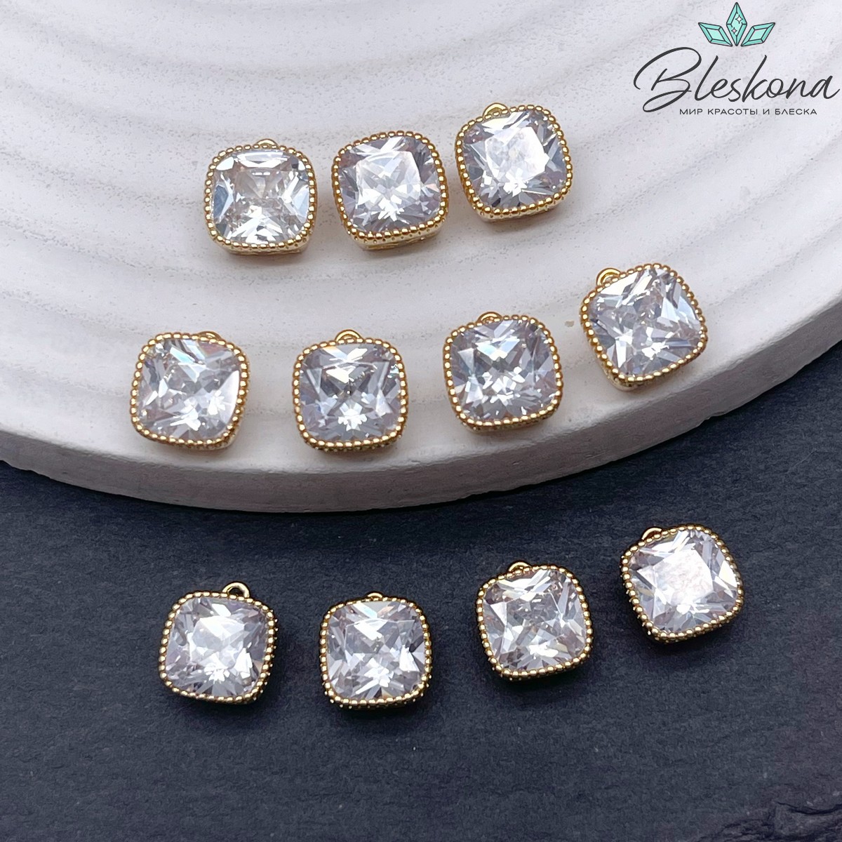 9,5*8 мм Цвет золото, Подвеска квадрат белый циркон 
