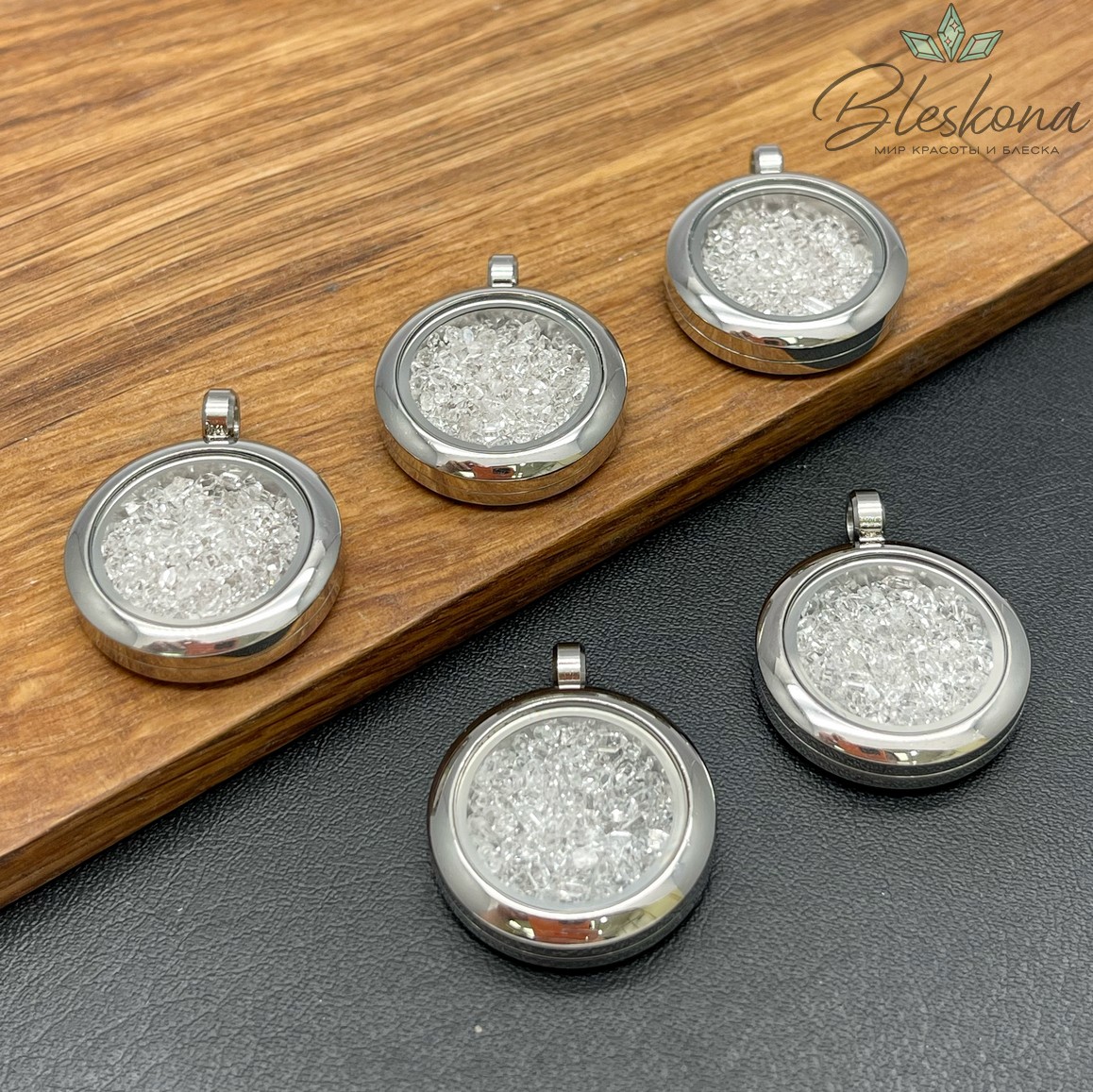 Подвеска круг с кристаллами Херкимерского алмаза , цвет серебро 24,5 мм