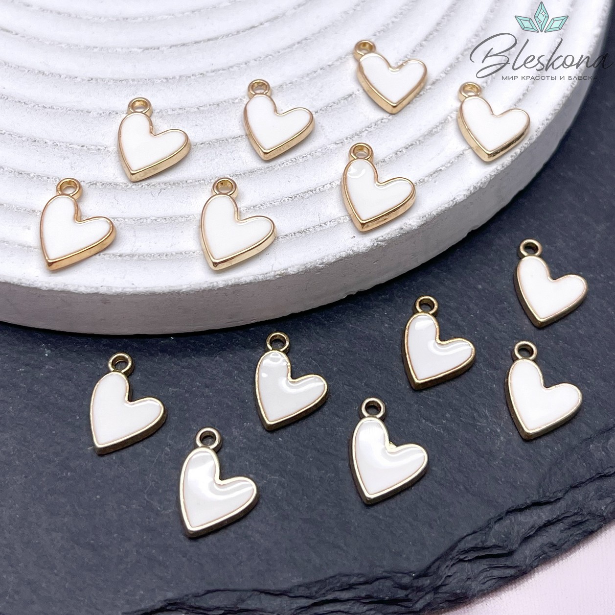 10*12,5мм, цвет золото,Подвеска Сердце белая эмаль 