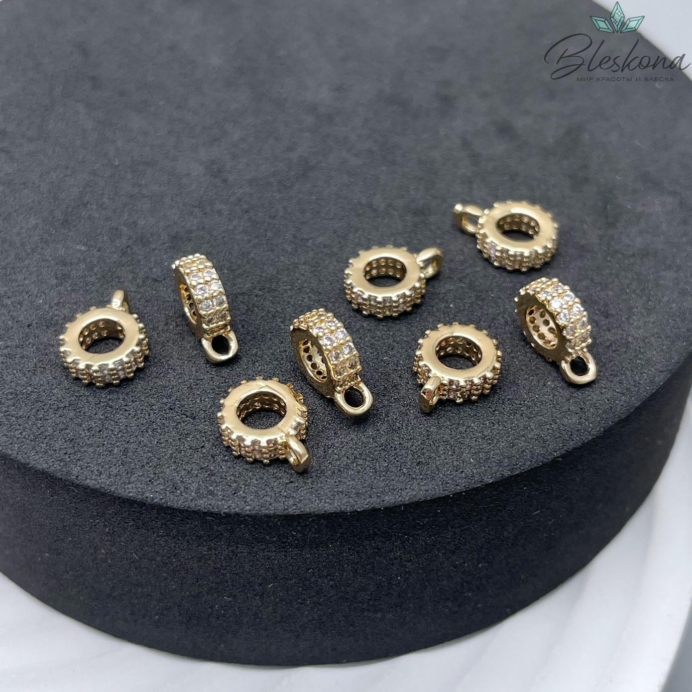 7*2,6 мм Цвет золото, Бейл цирконы неразъемное кольцо