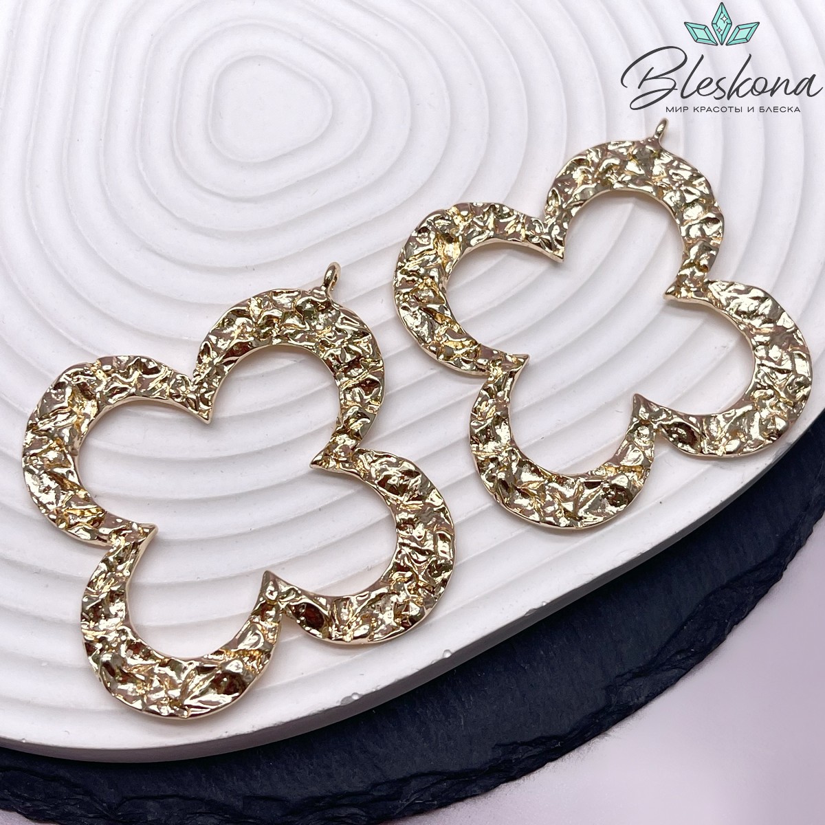 61*57 мм Цвет золото, Подвеска клевер мятый