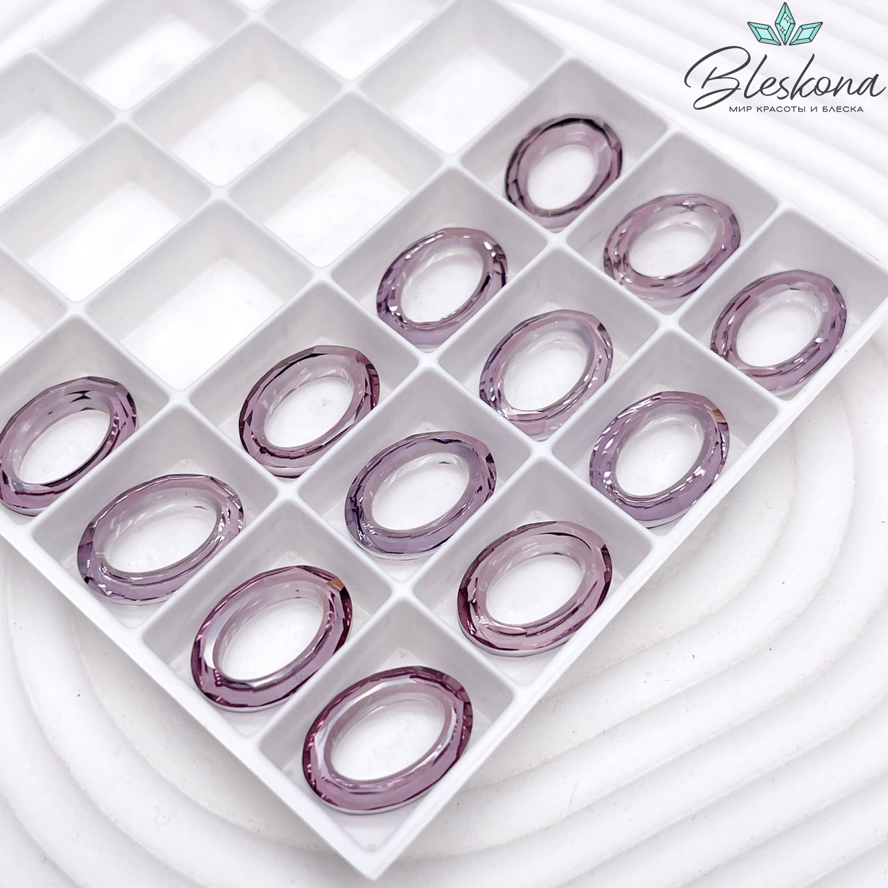 4137 Cosmic Oval 15*11 Light Amethyst