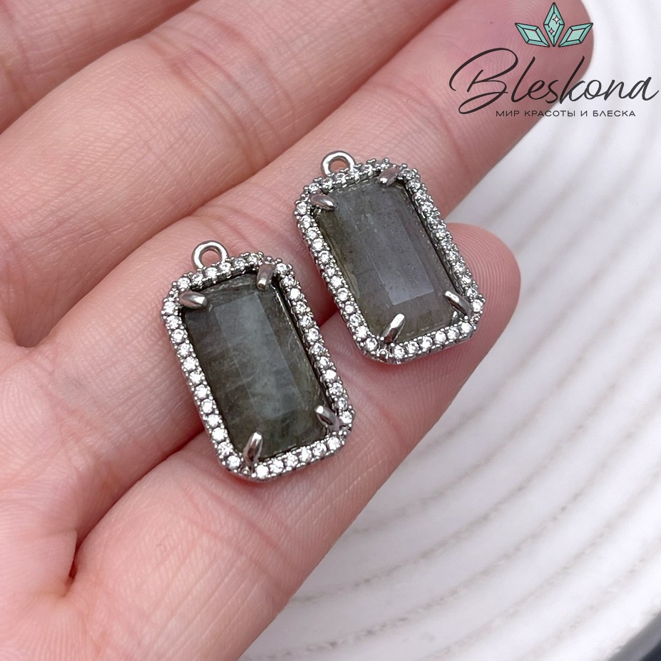 12*21мм, цвет серебро ,Подвеска Прямоугольник Лабрадор в обрамлении цирконы