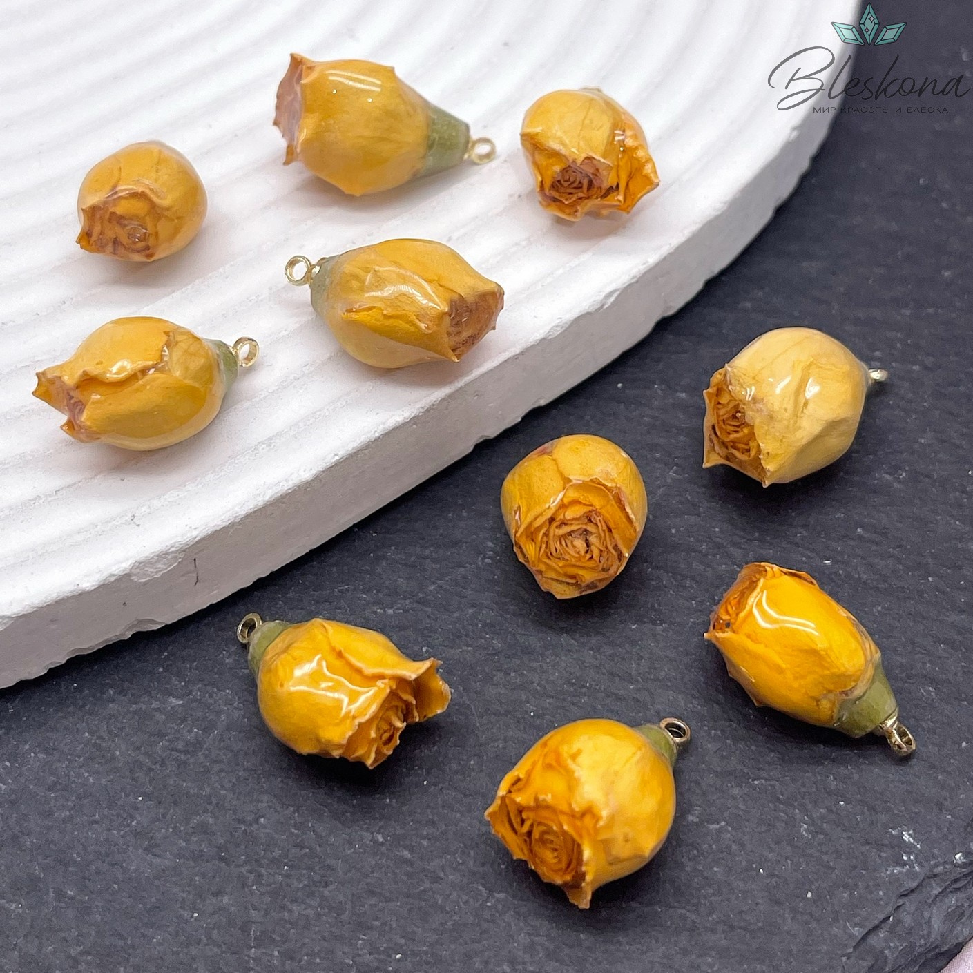 15-19 мм, Цвет золото, Подвеска роза в эпоксидной смоле №6