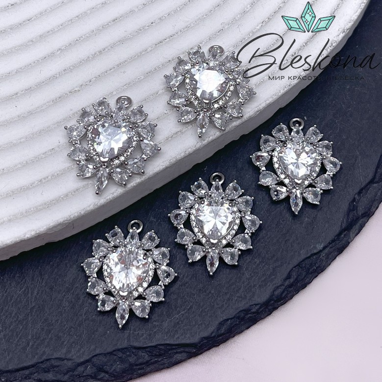 21,7*19,5 мм Цвет серебро, Подвеска сердце с цирконами