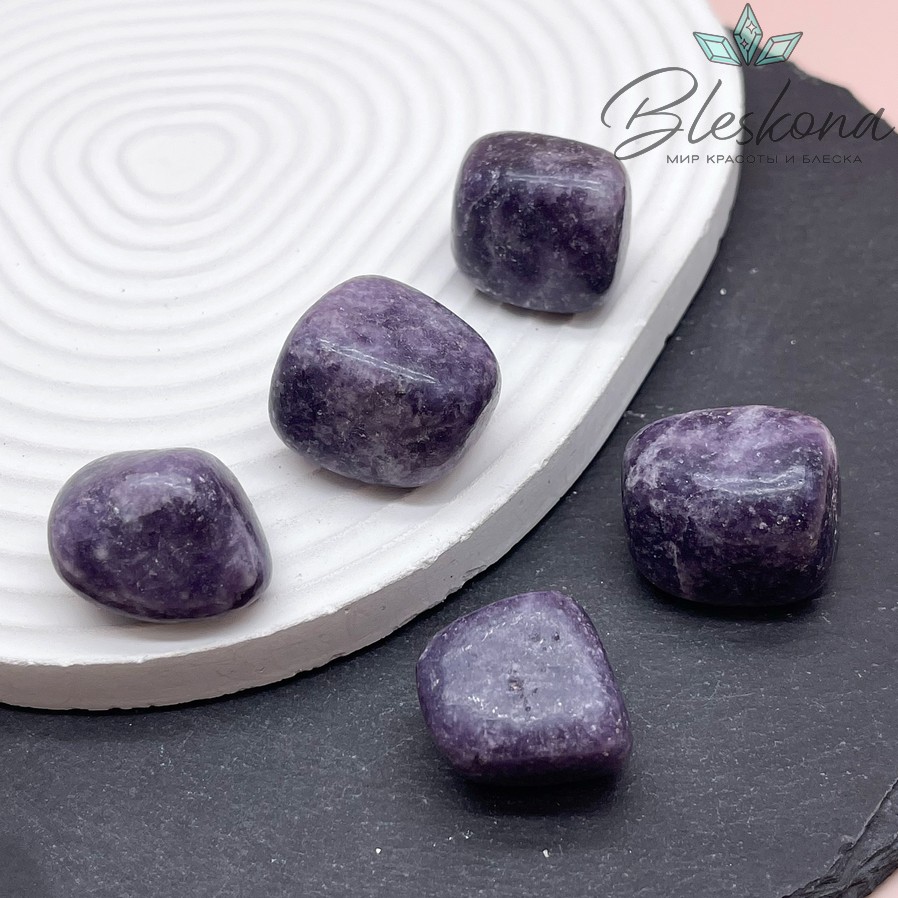 Лепидолит галтовка 24-28 мм