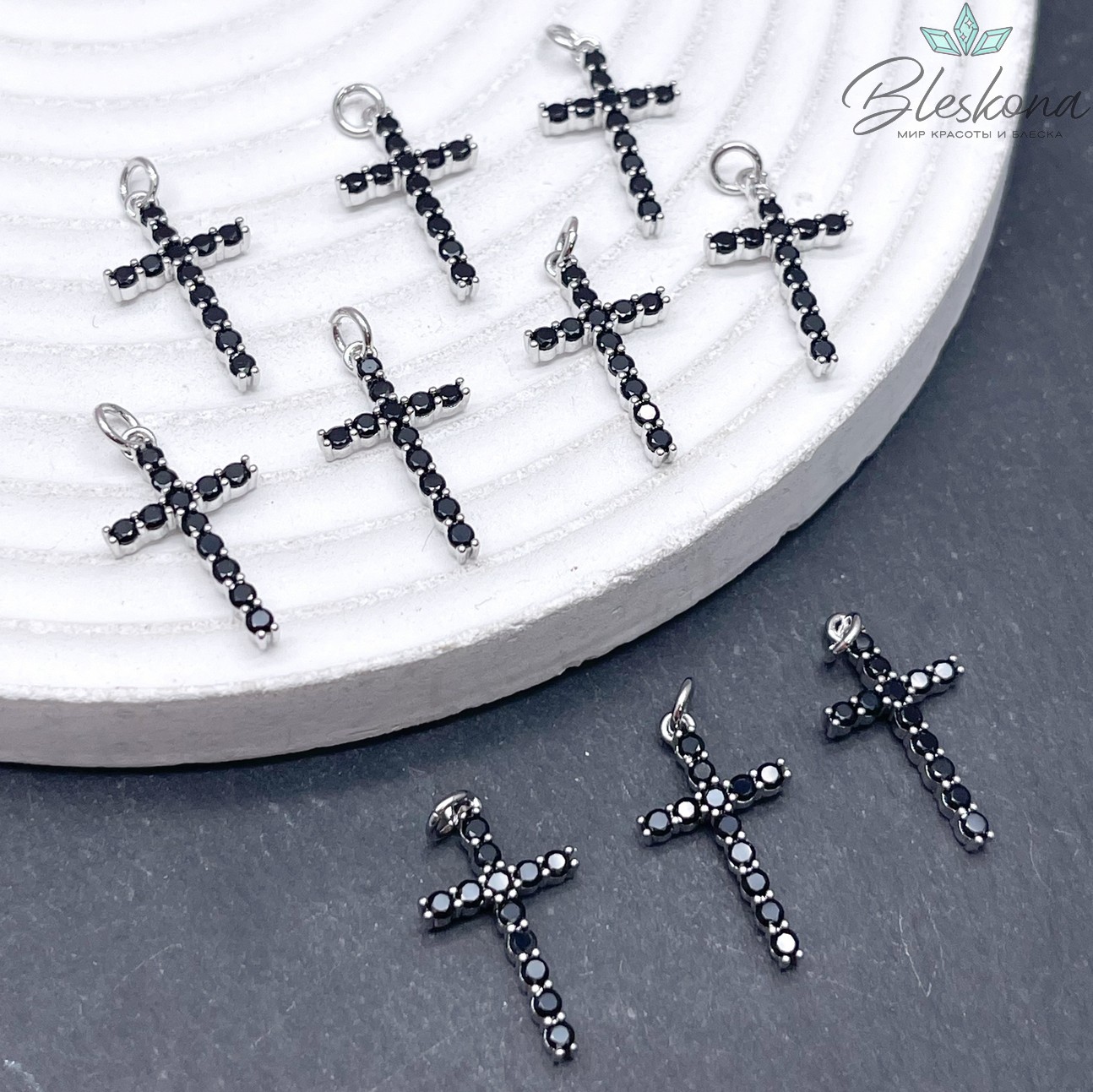 18,5*10,5 мм Цвет серебро, Подвеска крест черные цирконы 