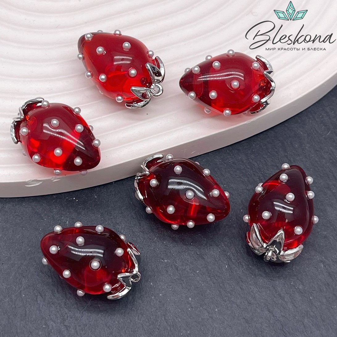 25*17 мм Цвет серебро, Подвеска клубничка прозрачная темно-красная