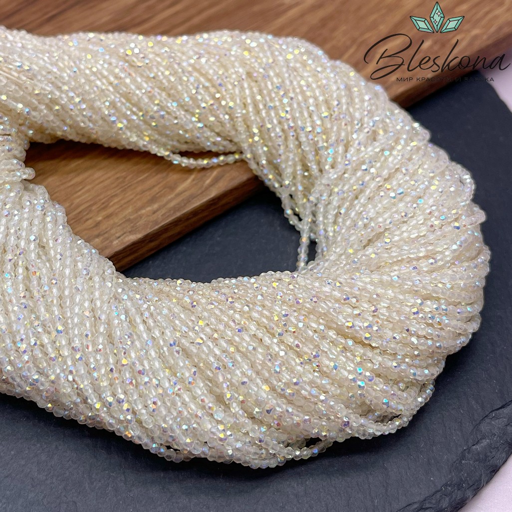 2 мм Бусины стекло бежевое с переливом алмазная огранка