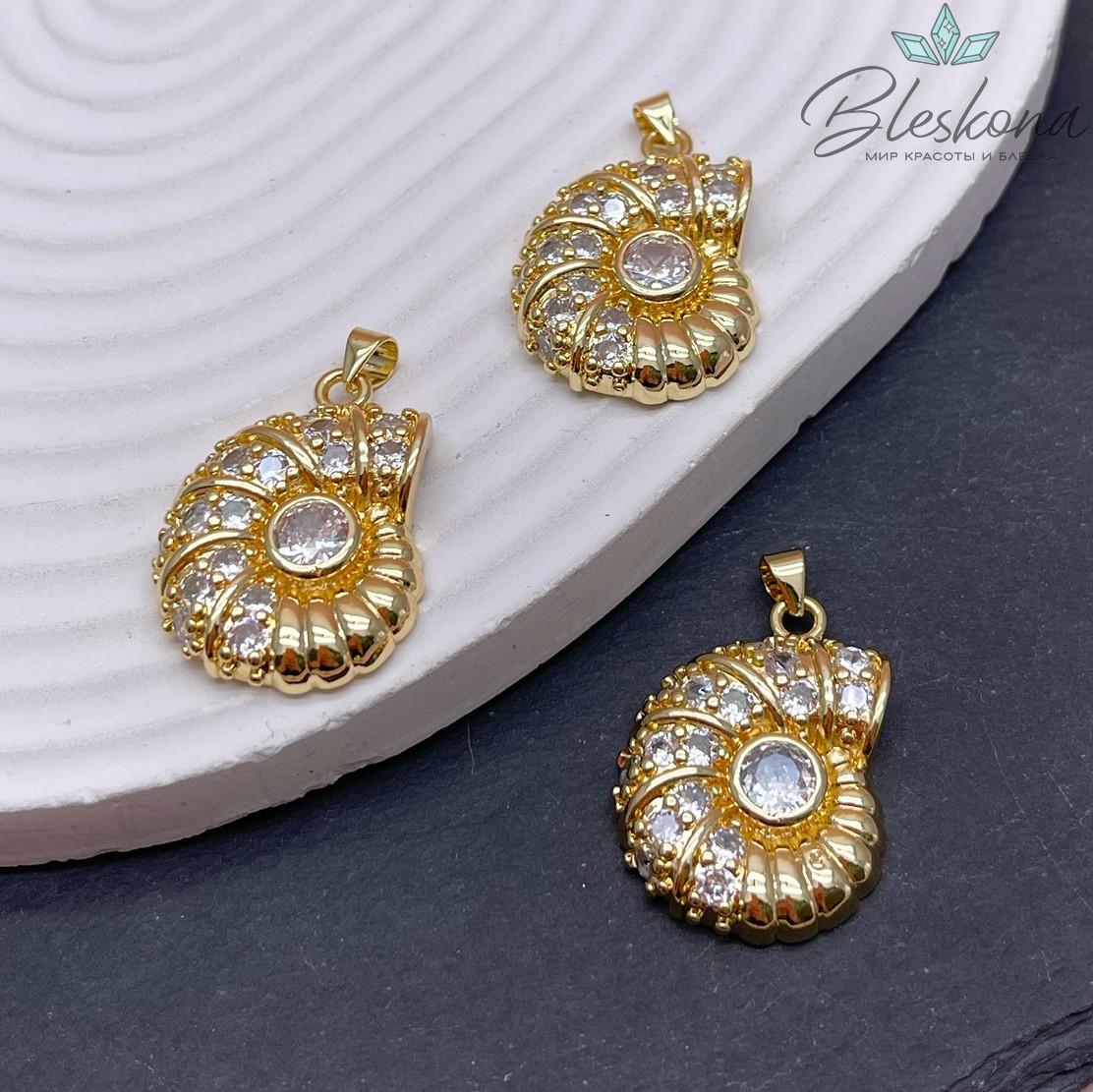 29*21 мм Цвет золото, Подвеска Ракушка улитка  с цирконом 