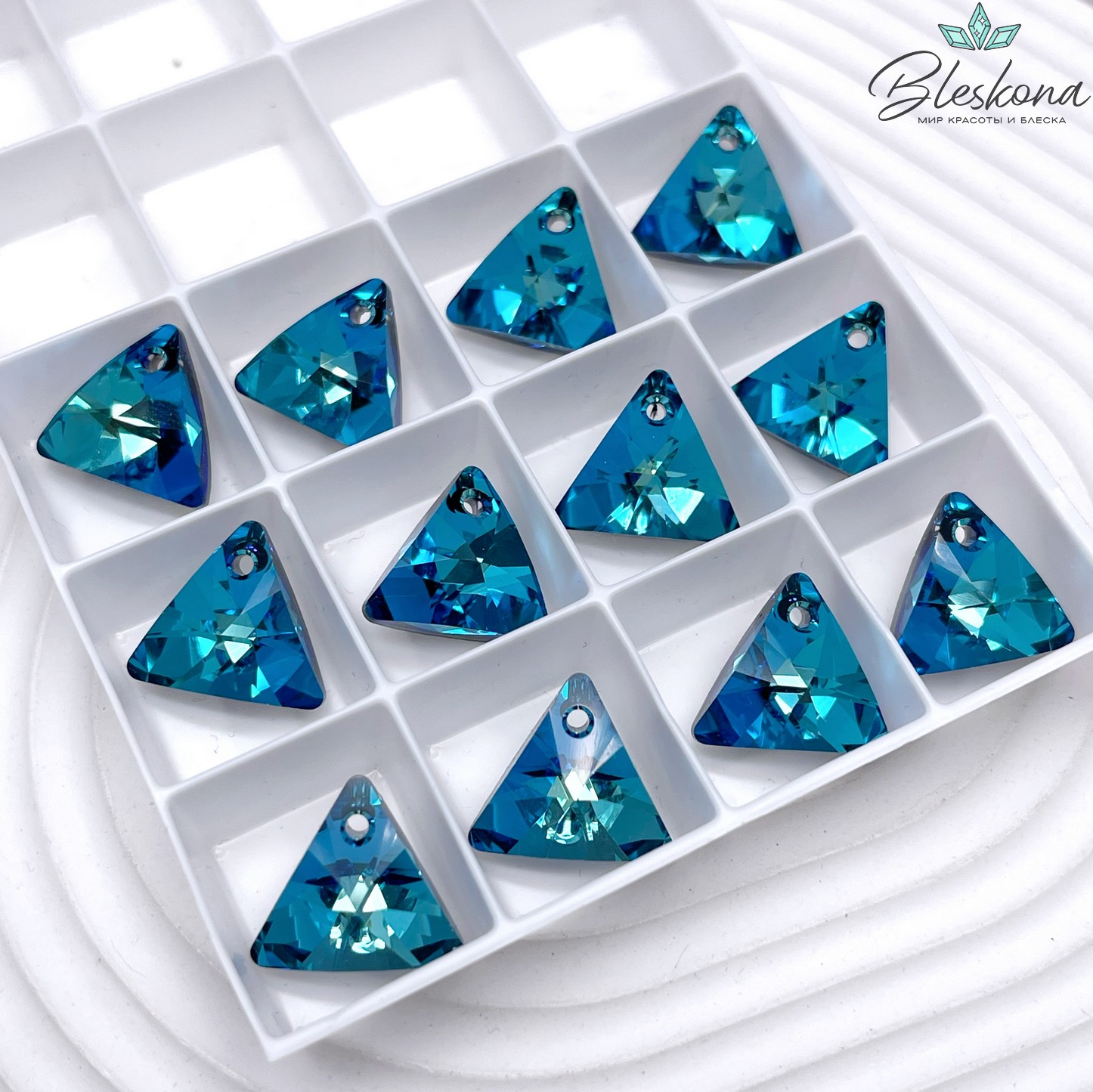 6628 XILION Triangle 16 мм Crystal Bermuda Blue P