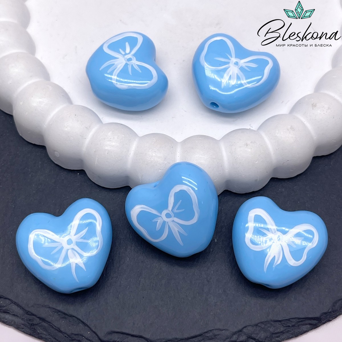 26*25 мм Бусина сердце голубое белый бант