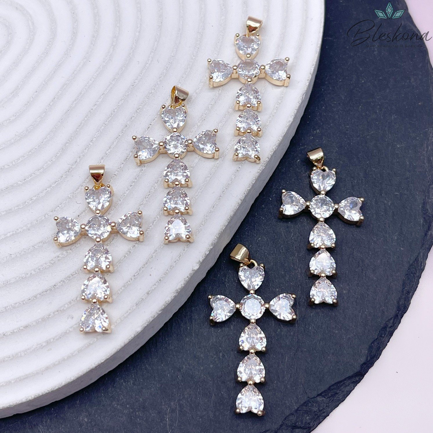 33,5*20,3 мм Цвет золото, Подвеска крест сердце цирконы 