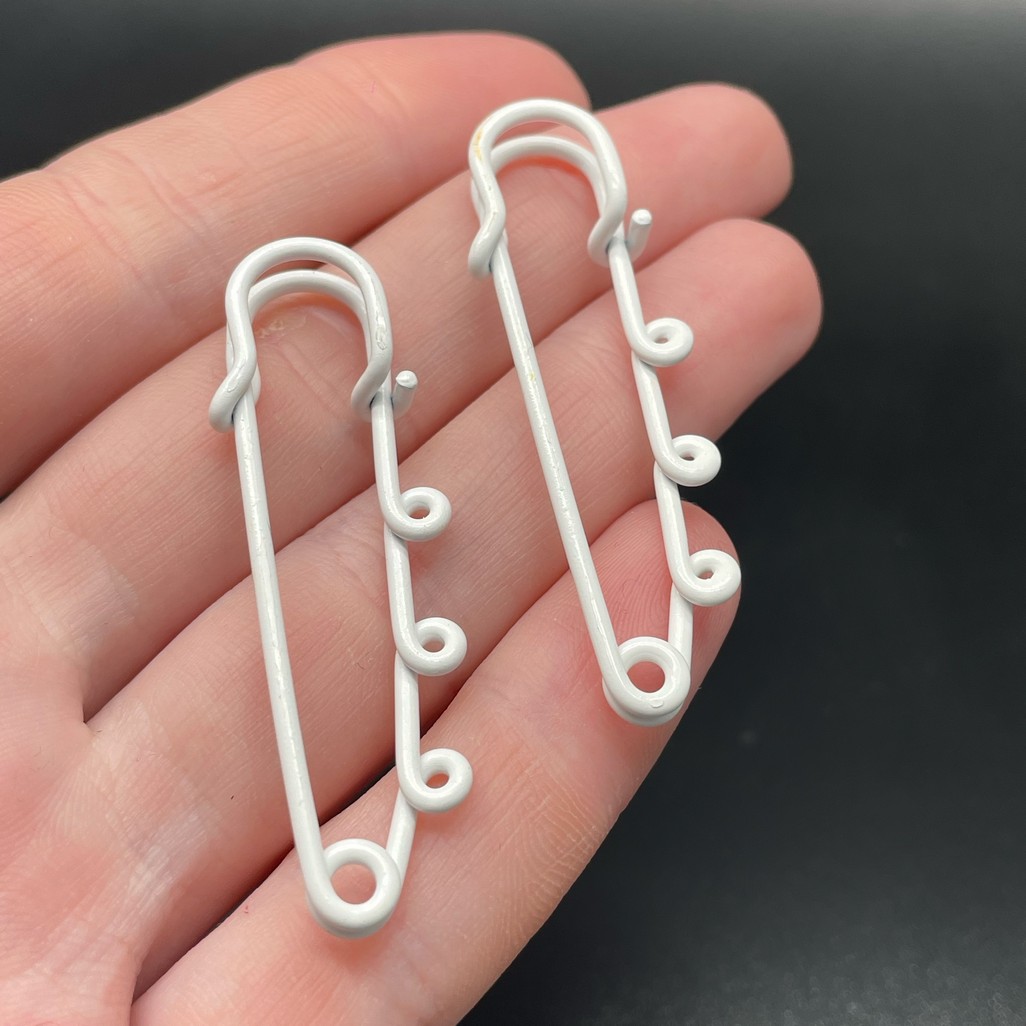 5 см , Основа булавка 3 колечка белая эмаль