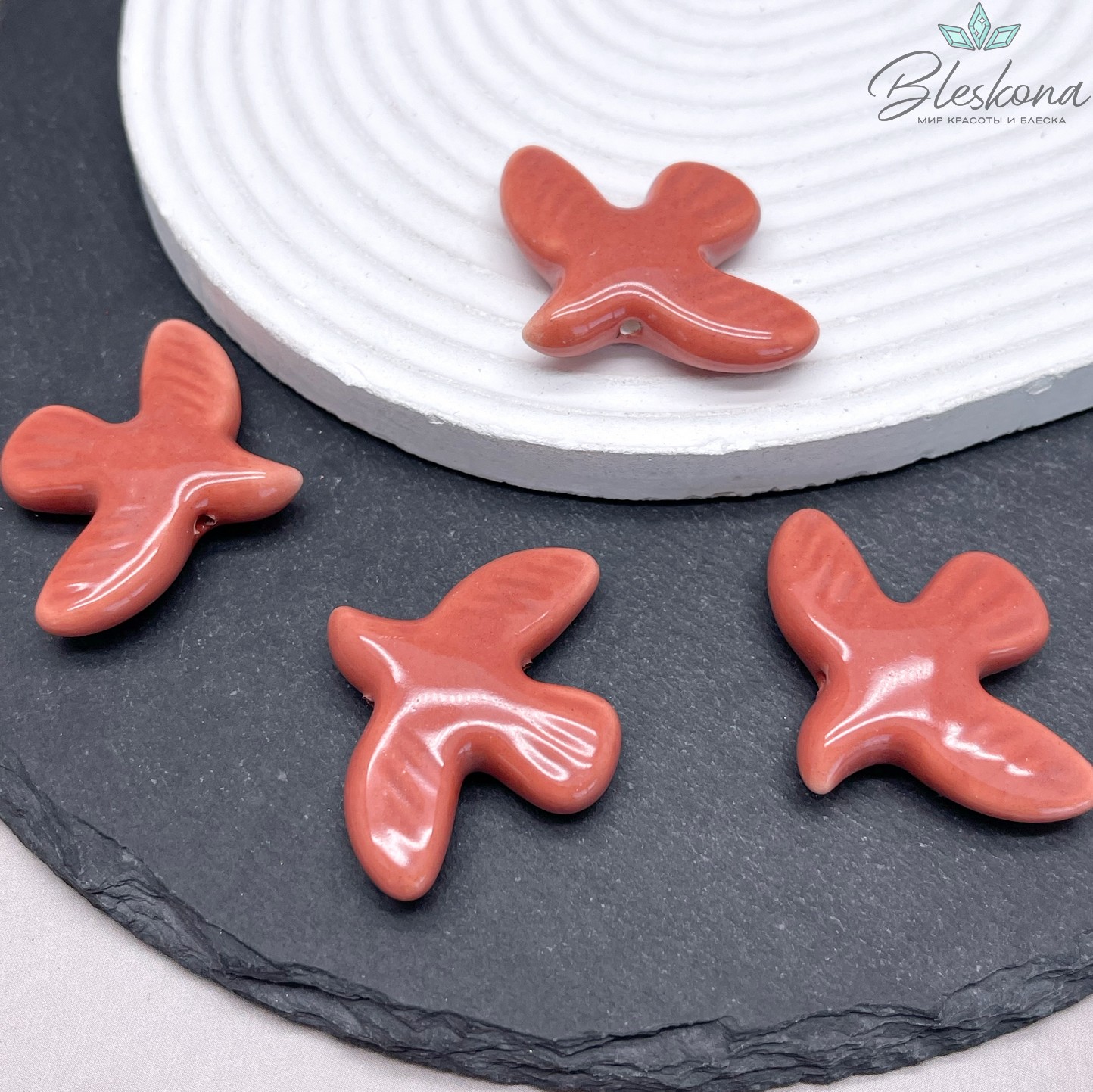 33*37 мм Керамика бусина Голубь оранжевый (Птица)