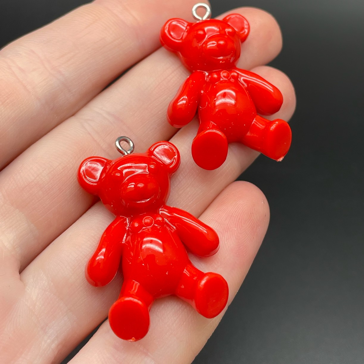 24*35мм, Цвет серебро, Подвеска Мишка красный