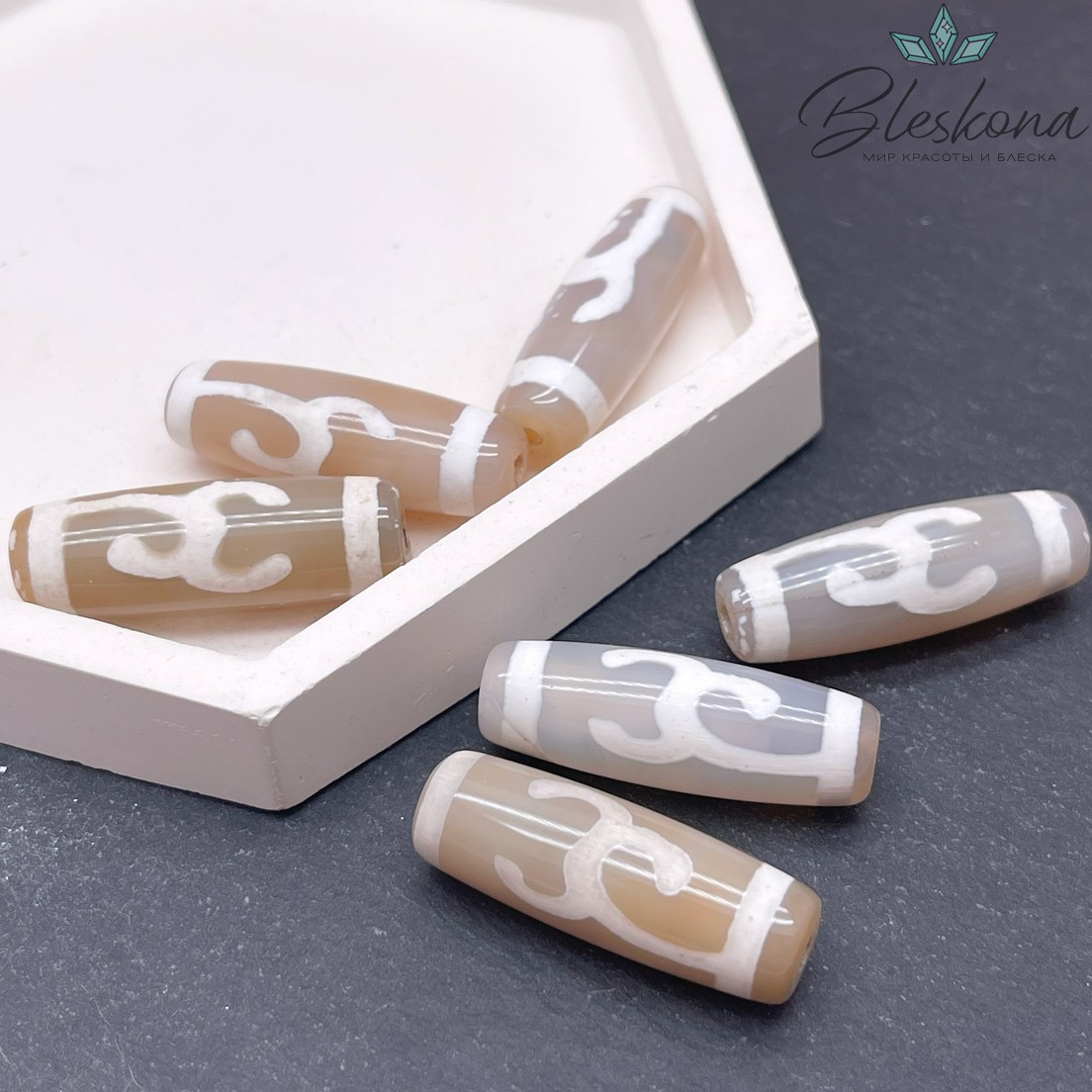 Бусина Дзи Зеленая тара серо-белый бочонок 30*11 мм