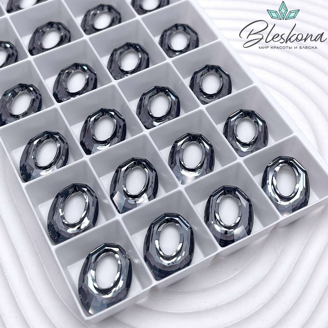 6040 Helios Pendant 20мм Crystal Silver Night (SINI)