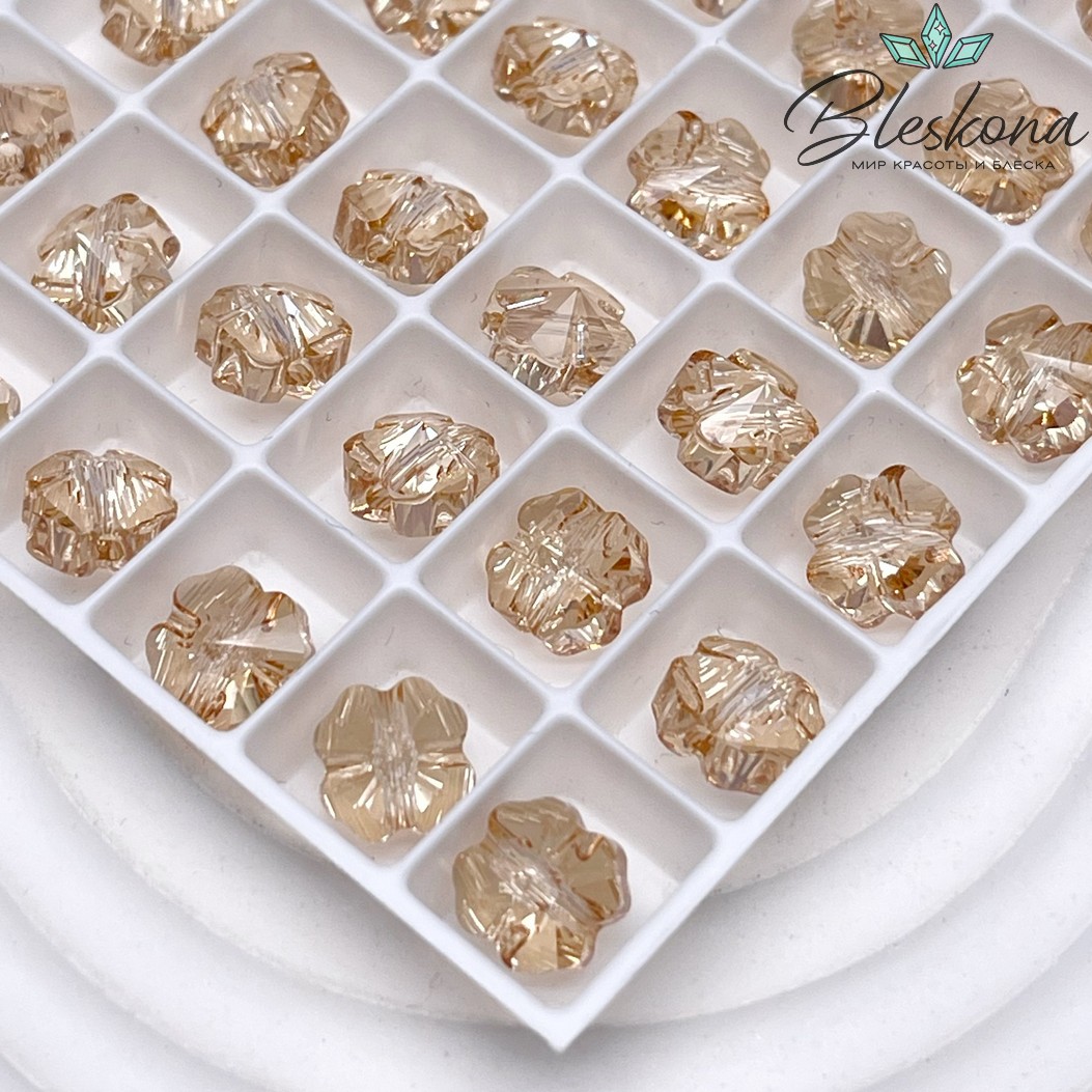 5752 Clover 8 mm Crystal Golden Shadow