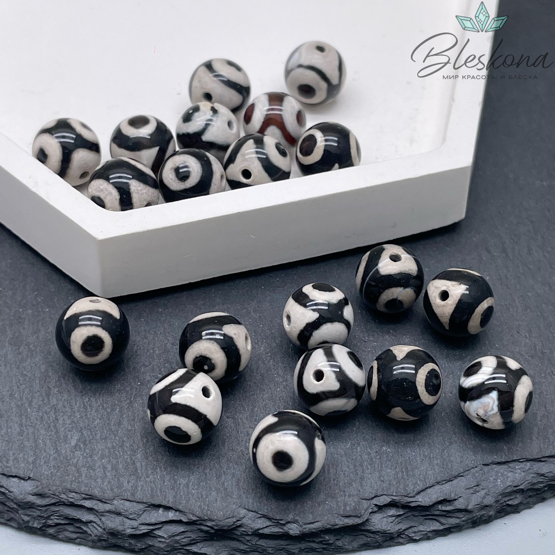 Бусина Дзи 3 глаза черно-белый шар 10 мм уп.10 шт.